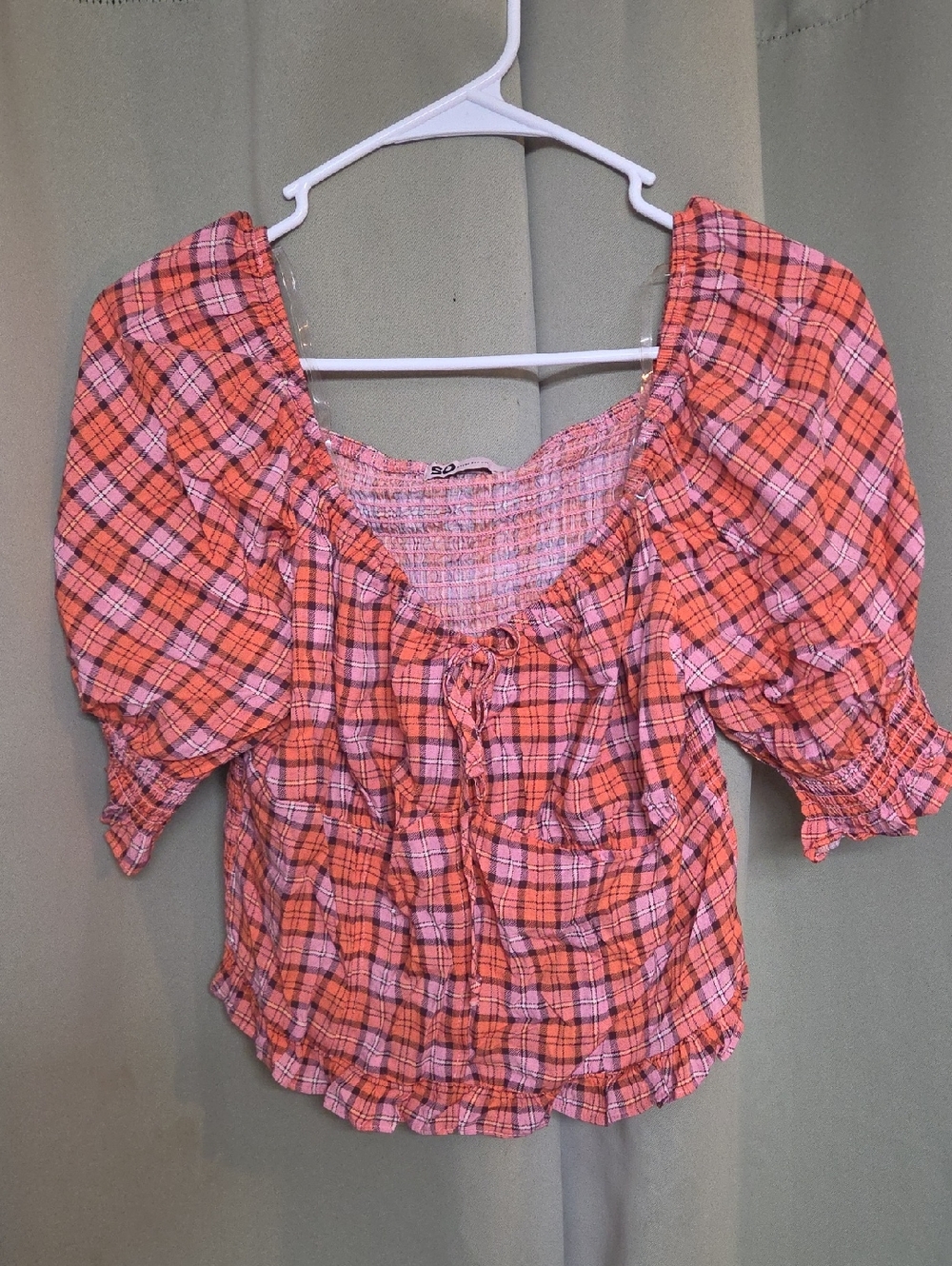 Pink Orange Plaid Puff-Sleeve Women’s Crop Top